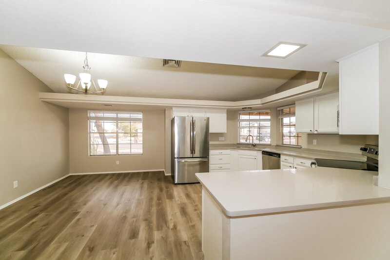 2,085/Mo, 8045 W Larkspur Dr Peoria, AZ 85381 Kitchen View