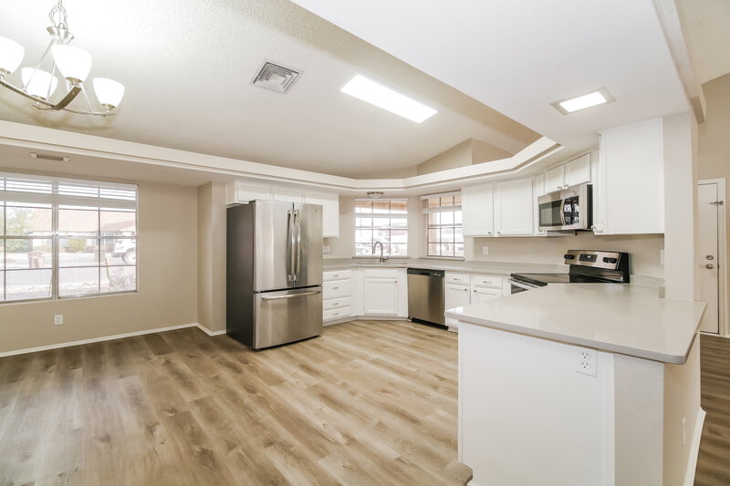 2,085/Mo, 8045 W Larkspur Dr Peoria, AZ 85381 Kitchen View 2