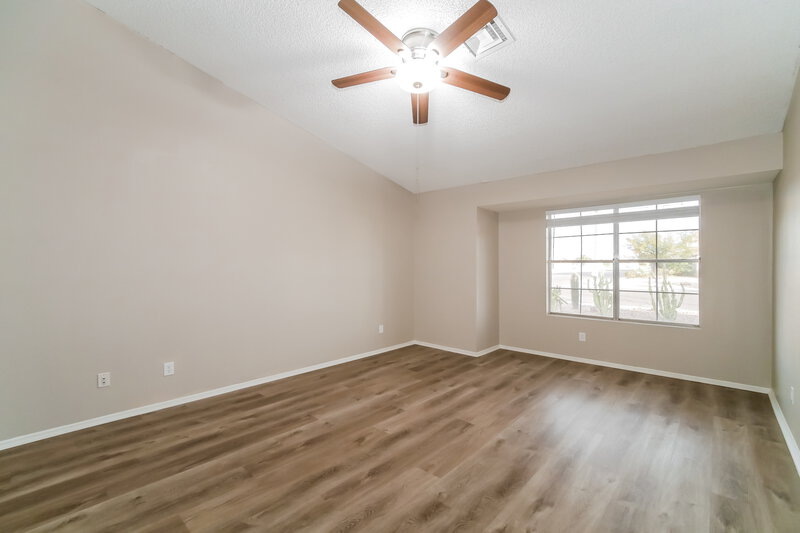 2,085/Mo, 8045 W Larkspur Dr Peoria, AZ 85381 Main Bedroom View