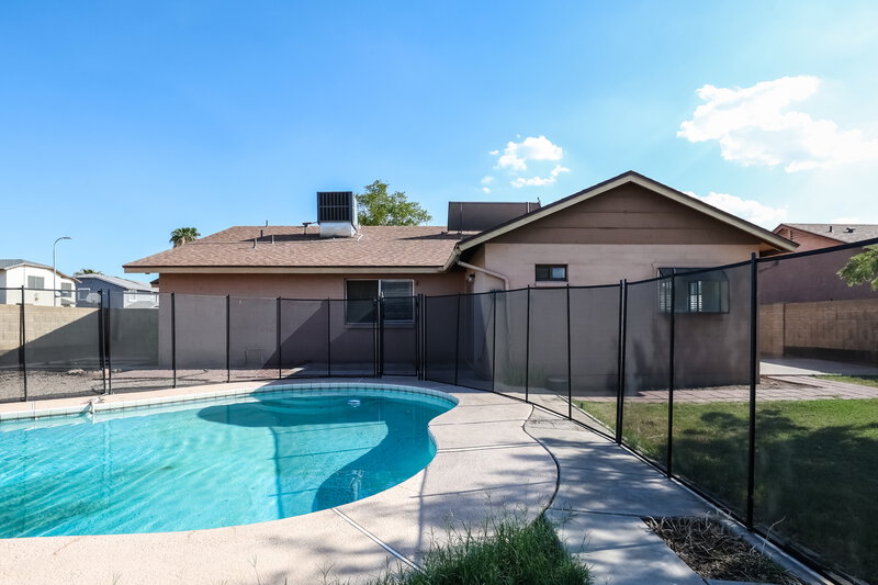 2,075/Mo, 8516 W Roma Ave Phoenix, AZ 85037 Rear View