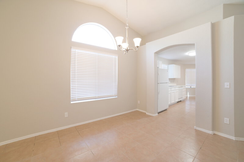 2,195/Mo, 8556 W Ocotillo Rd Glendale, AZ 85305 Dining Room View