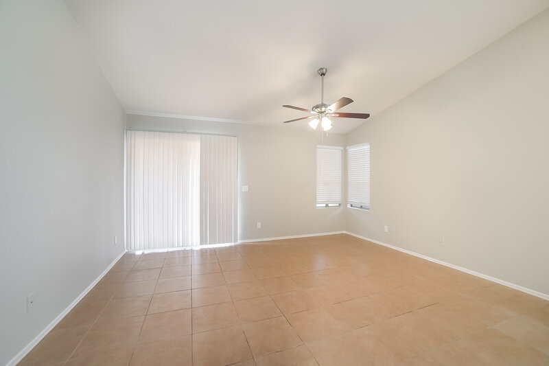 2,195/Mo, 8556 W Ocotillo Rd Glendale, AZ 85305 Family Room View