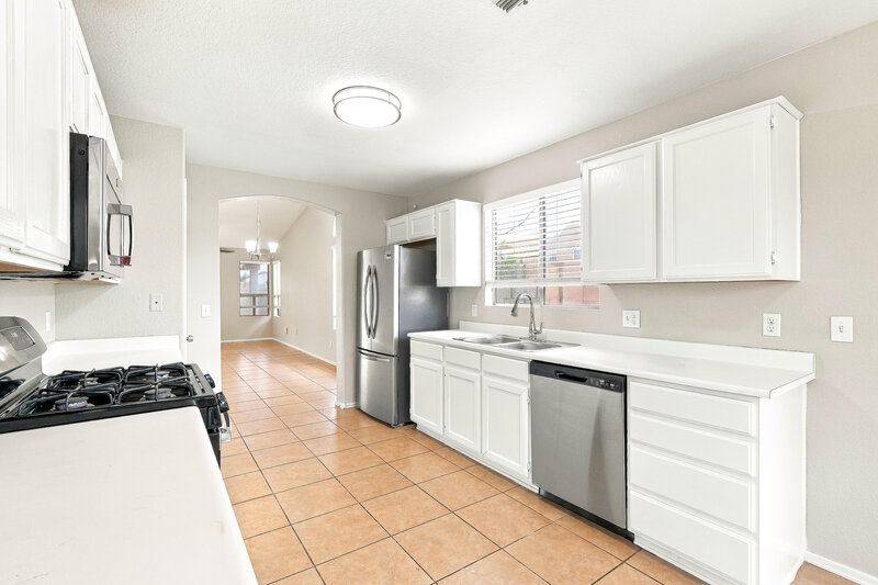 2,080/Mo, 8556 W Ocotillo Rd Glendale, AZ 85305 Kitchen View