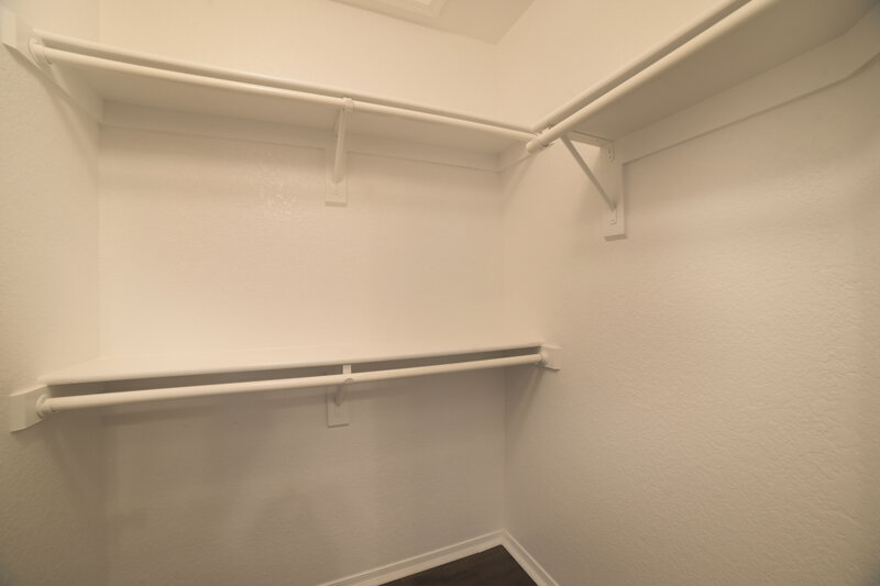 2,195/Mo, 8556 W Ocotillo Rd Glendale, AZ 85305 Walk In Closet View 2