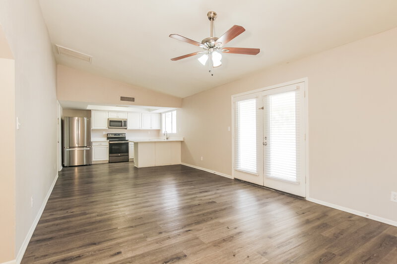 1,995/Mo, 9103 N 63rd Ln Glendale, AZ 85302 Dining Room View