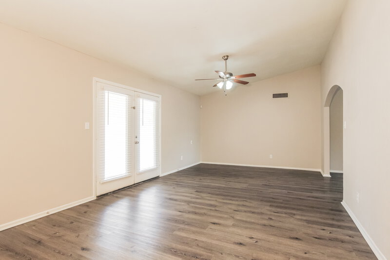 1,995/Mo, 9103 N 63rd Ln Glendale, AZ 85302 Dining Room View 2