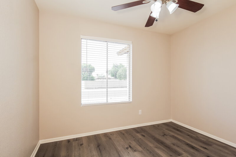 1,995/Mo, 9103 N 63rd Ln Glendale, AZ 85302 Bedroom View 3