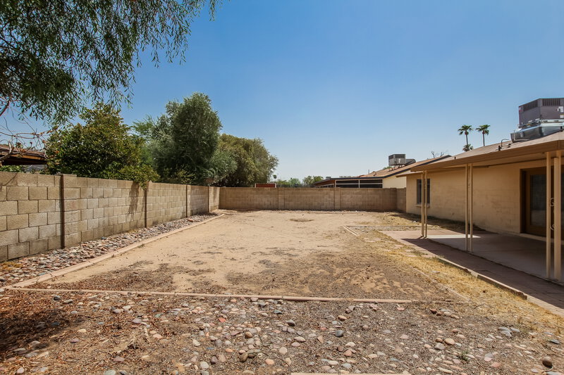 1,995/Mo, 9103 N 63rd Ln Glendale, AZ 85302 Rear View