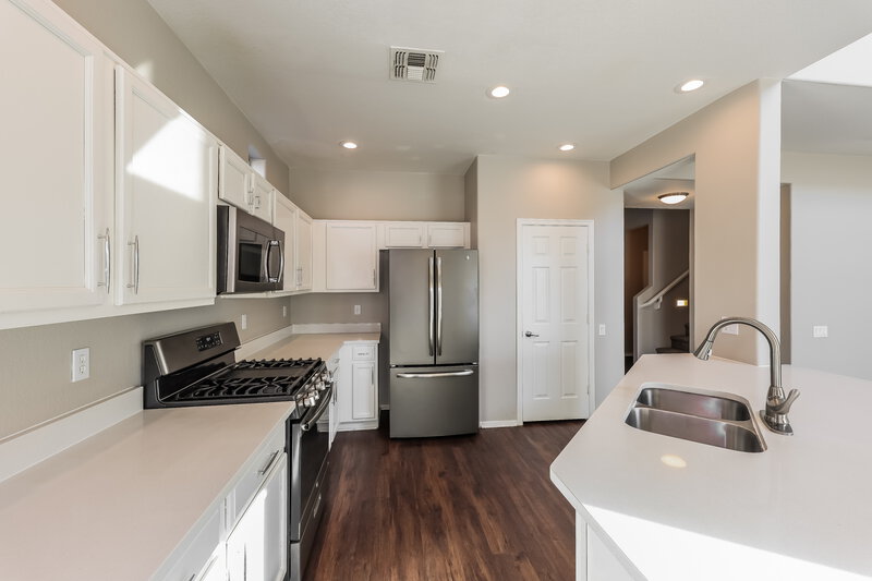 2,660/Mo, 11729 W Grant St Avondale, AZ 85323 Kitchen View
