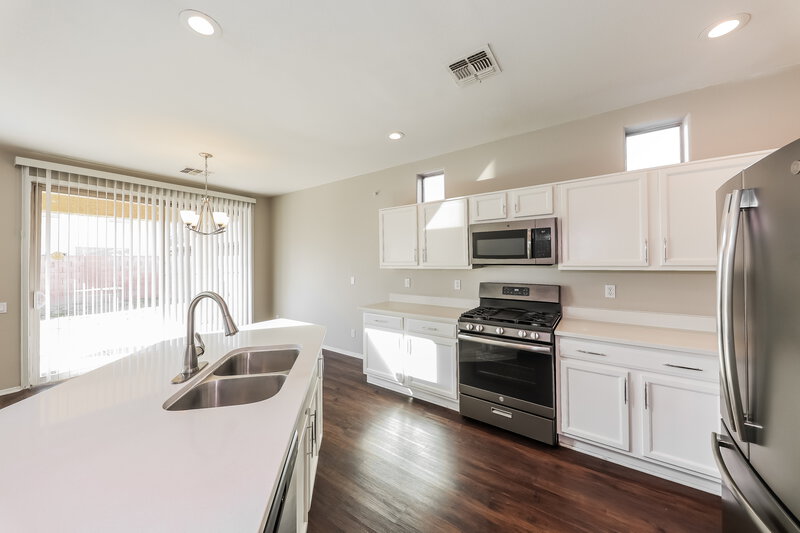 2,660/Mo, 11729 W Grant St Avondale, AZ 85323 Kitchen View 2
