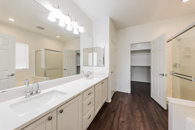 2,660/Mo, 11729 W Grant St Avondale, AZ 85323 Main Bathroom View