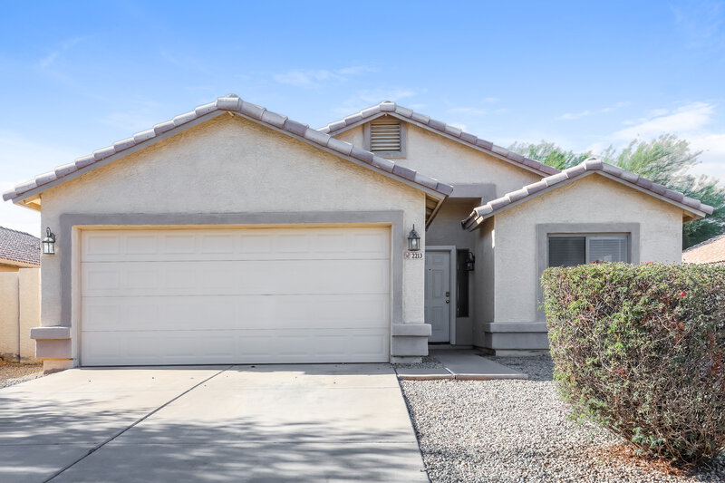 2,095/Mo, 2213 W Saint Charles Ave Phoenix, AZ 85041 External View