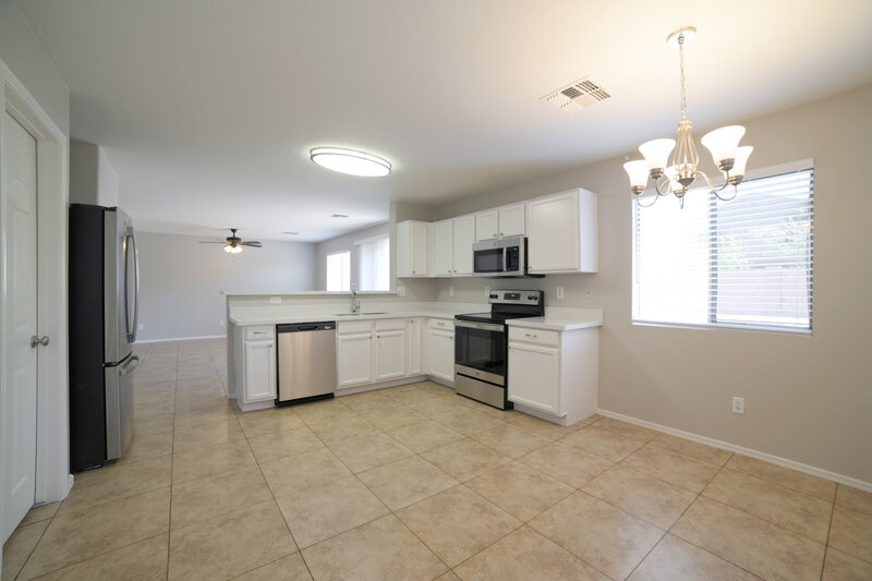 2,410/Mo, 5709 S 34th Ave Phoenix, AZ 85041 Kitchen View