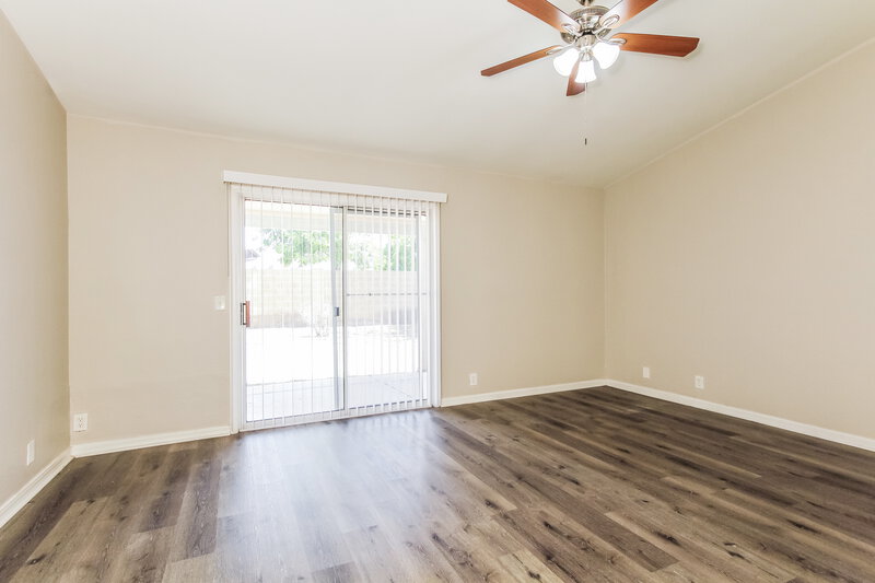 2,095/Mo, 6157 N 87th Ln Glendale, AZ 85305 Main Bedroom View