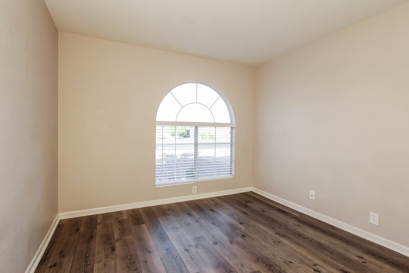 2,105/Mo, 6157 N 87th Ln Glendale, AZ 85305 Bedroom View 3