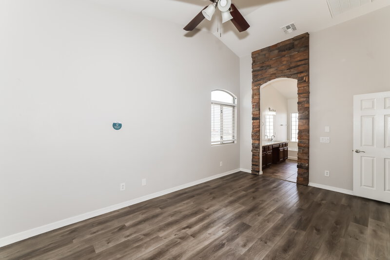 2,550/Mo, 6816 W Pleasant Ln Laveen, AZ 85339 Main Bedroom View 3