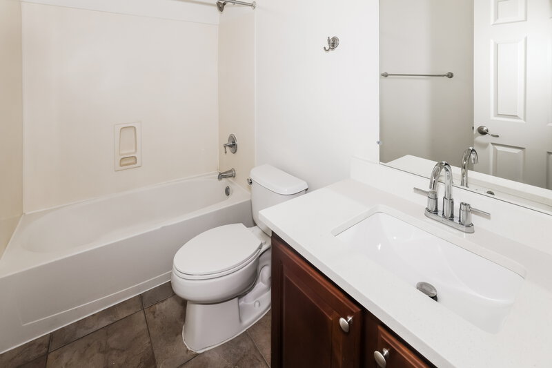 2,550/Mo, 6816 W Pleasant Ln Laveen, AZ 85339 Bathroom View 2