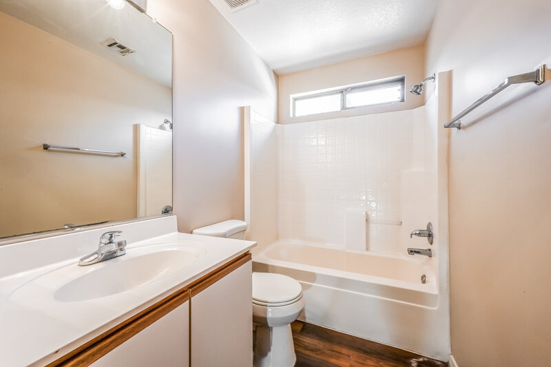 1,635/Mo, 15029 W Calavar Rd Surprise, AZ 85379 Bathroom View