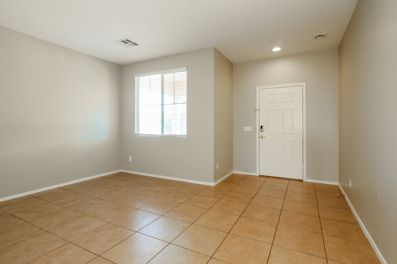 2,995/Mo, 7114 S 68th Gln Laveen, AZ 85339 Living Room View
