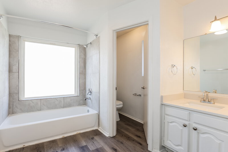2,595/Mo, 16234 S 44th St Phoenix, AZ 85048 Main Bathroom View 2