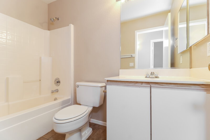 3,190/Mo, 9015 W Roanoke Ave Phoenix, AZ 85037 Bathroom View