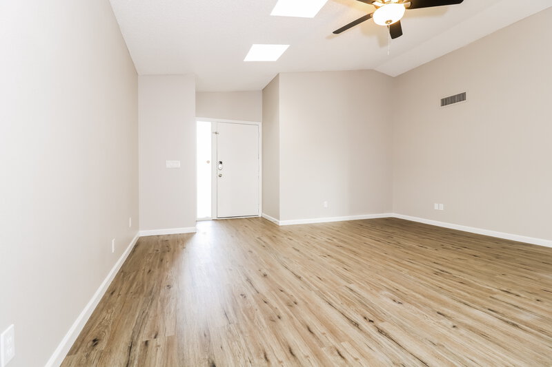 2,440/Mo, 11175 N 82nd Ln Peoria, AZ 85345 Living Room View