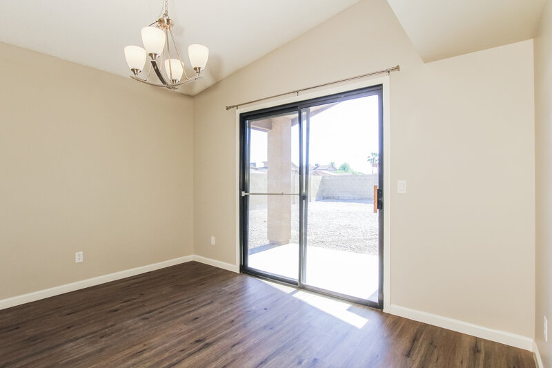 2,390/Mo, 11175 N 82nd Ln Peoria, AZ 85345 Dining Room View