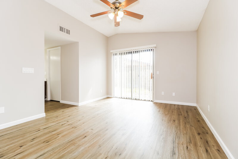 2,440/Mo, 11175 N 82nd Ln Peoria, AZ 85345 Living Room View 3
