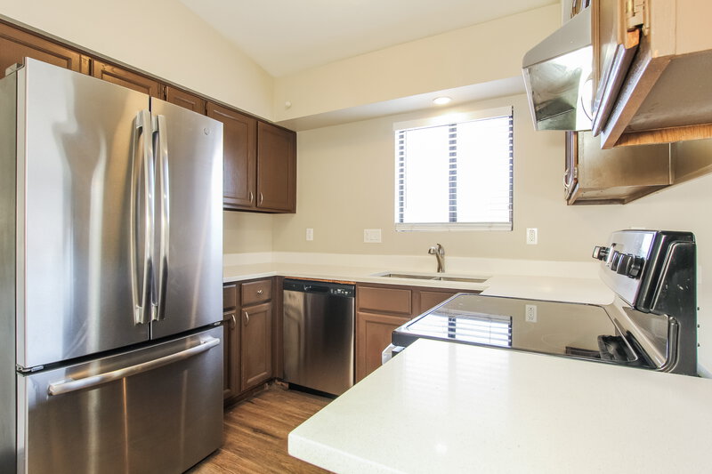 2,390/Mo, 11175 N 82nd Ln Peoria, AZ 85345 Kitchen View