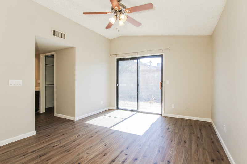 2,390/Mo, 11175 N 82nd Ln Peoria, AZ 85345 Main Bedroom View