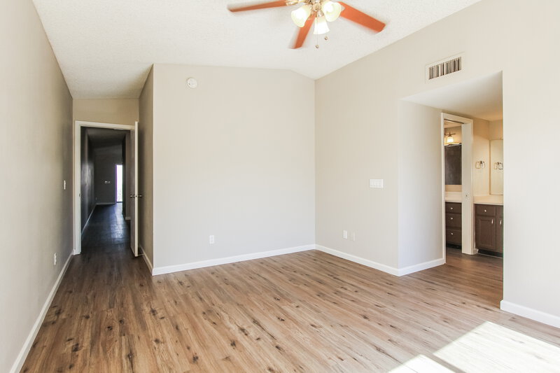 2,390/Mo, 11175 N 82nd Ln Peoria, AZ 85345 Main Bedroom View 2