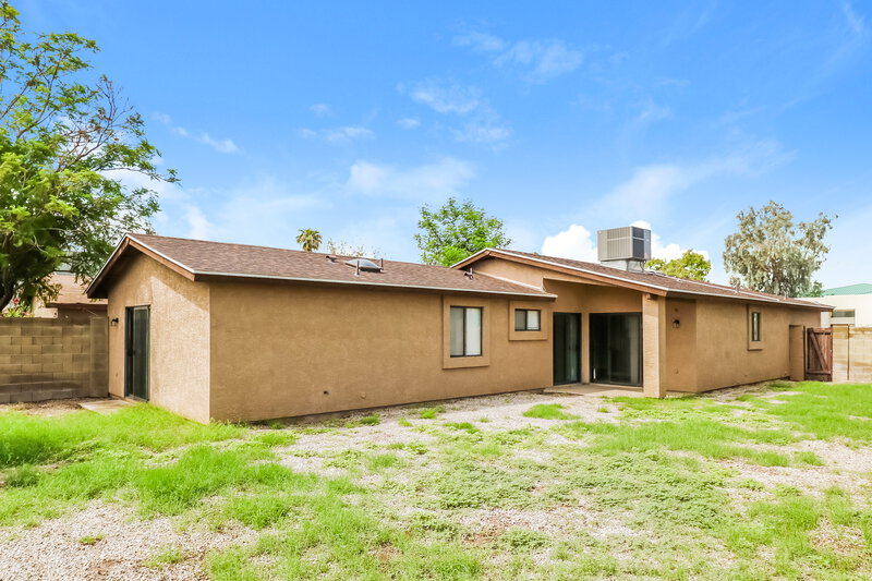 2,440/Mo, 11175 N 82nd Ln Peoria, AZ 85345 Rear View 2