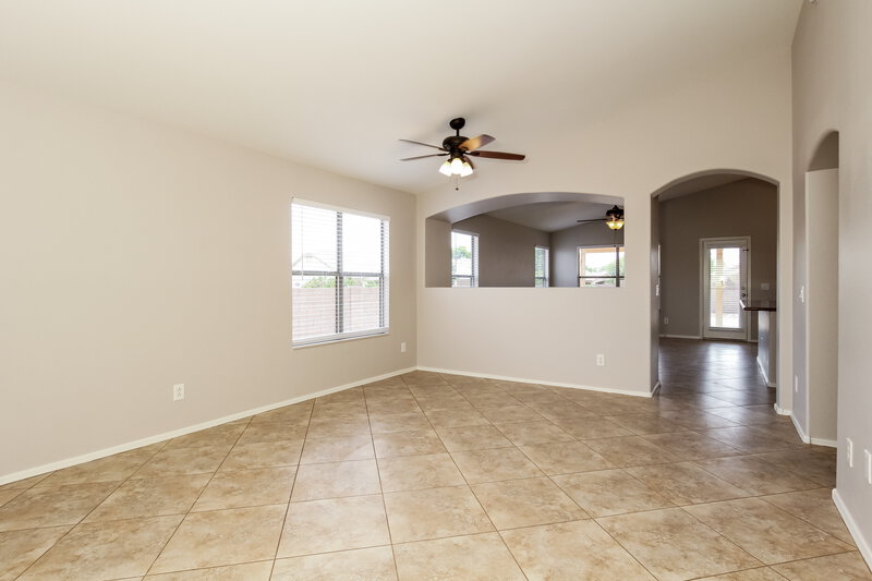 2,375/Mo, 9935 W Potter Dr Peoria, AZ 85382 Living Room View