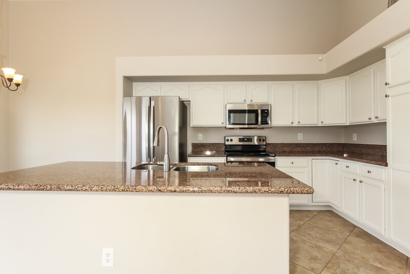 2,375/Mo, 9935 W Potter Dr Peoria, AZ 85382 Kitchen View