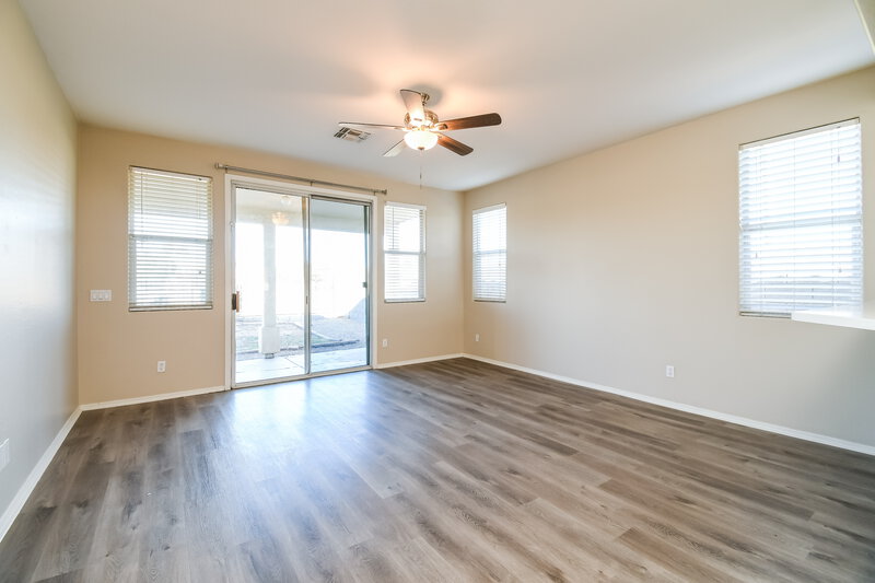 1,975/Mo, 2730 E Calle del Norte Dr Gilbert, AZ 85296 Living Room View 2