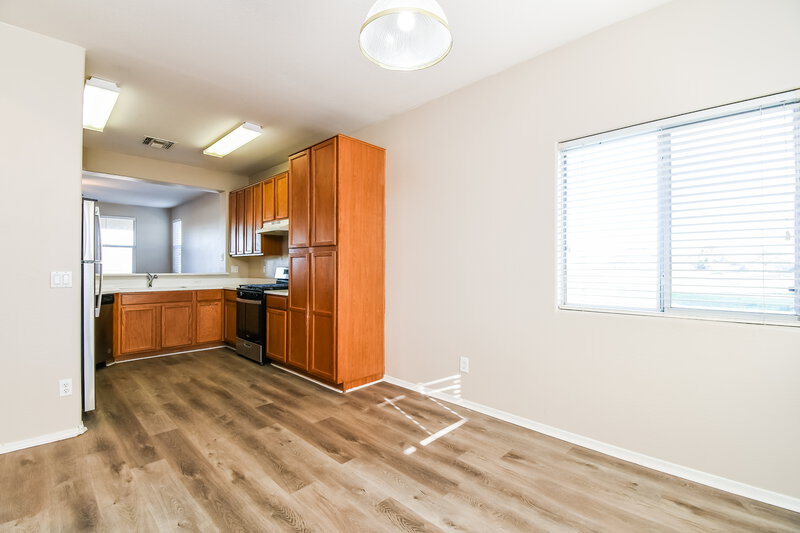 1,975/Mo, 2730 E Calle del Norte Dr Gilbert, AZ 85296 Dining Room View 2