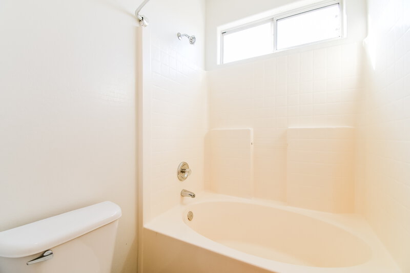 1,975/Mo, 2730 E Calle del Norte Dr Gilbert, AZ 85296 Main Bathroom View 2