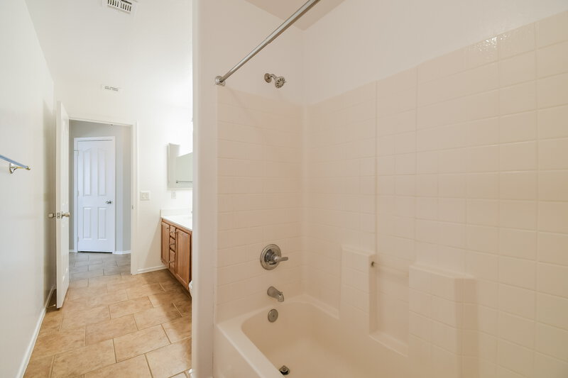 1,935/Mo, 45734 W Dirk St Maricopa, AZ 85139 Bathroom View