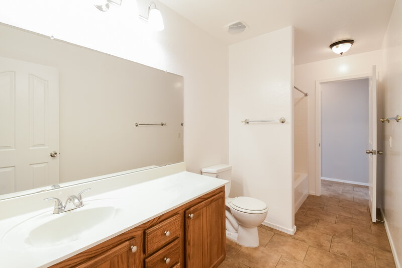 1,935/Mo, 45734 W Dirk St Maricopa, AZ 85139 Bathroom View 2