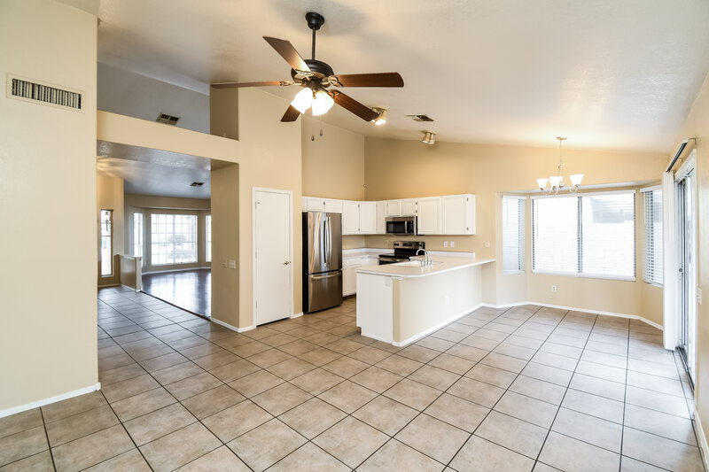 2,460/Mo, 1101 N Owl Dr Gilbert, AZ 85234 Dining Room View