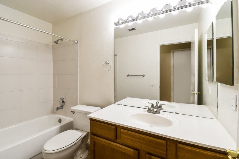 2,460/Mo, 1101 N Owl Dr Gilbert, AZ 85234 Bathroom View