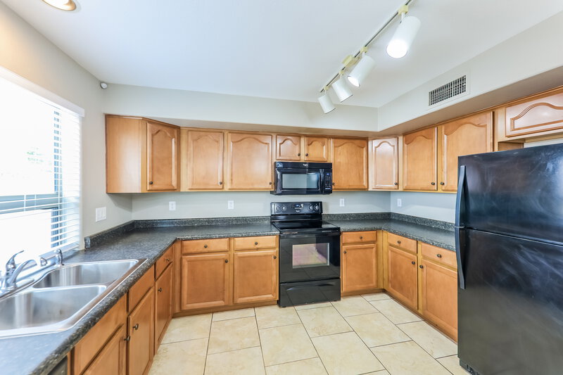 2,255/Mo, 2534 W Blue Sky Dr Phoenix, AZ 85085 Kitchen View 2