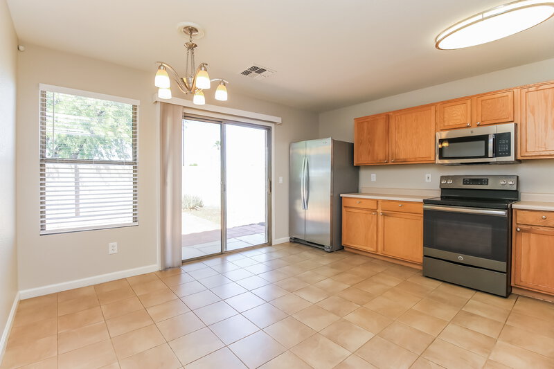 2,150/Mo, 1006 S Clancy Cir Mesa, AZ 85208 Dining Room View