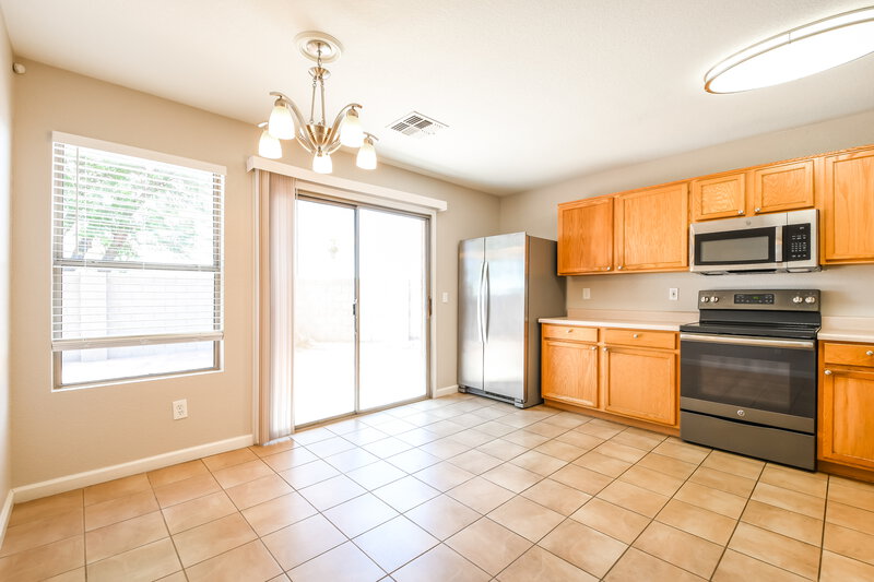 1,960/Mo, 1006 S Clancy Cir Mesa, AZ 85208 Dining Room View
