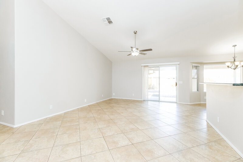 2,300/Mo, 712 E Mariposa Pl Chandler, AZ 85225 Living Room View