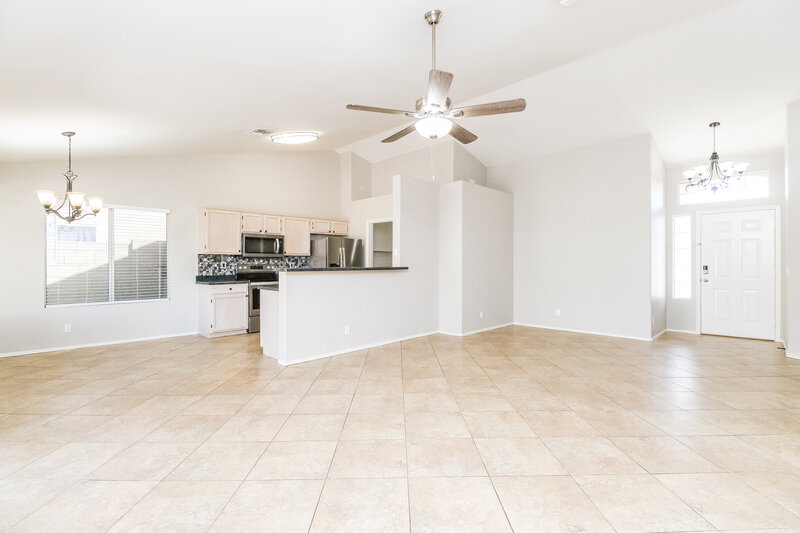 2,300/Mo, 712 E Mariposa Pl Chandler, AZ 85225 Living Room View 3