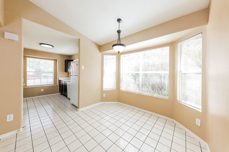 2,020/Mo, 8015 W Laurel Ln Peoria, AZ 85345 Dining Room View