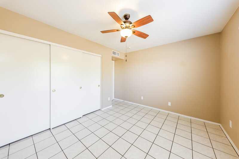 2,020/Mo, 8015 W Laurel Ln Peoria, AZ 85345 Bedroom View 2