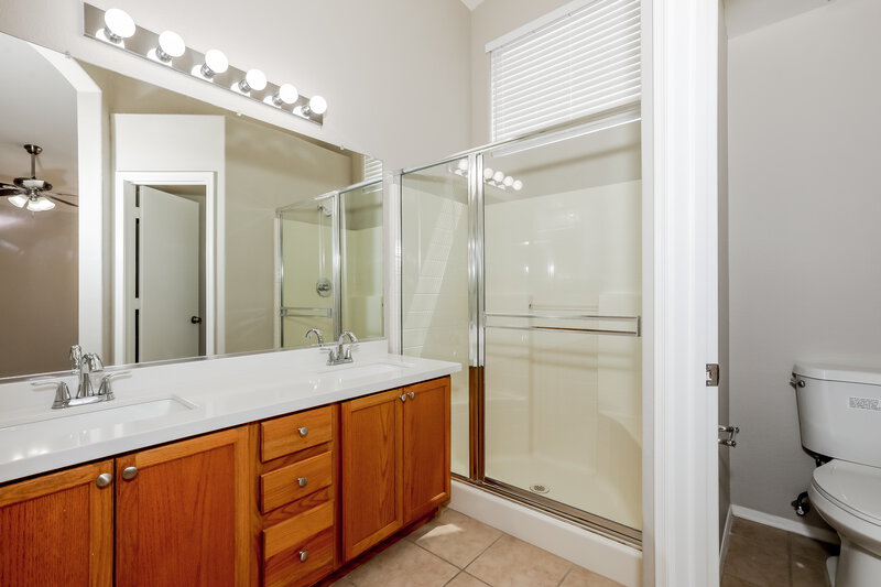 2,160/Mo, 3901 E Barbarita Ave Gilbert, AZ 85234 Main Bathroom View