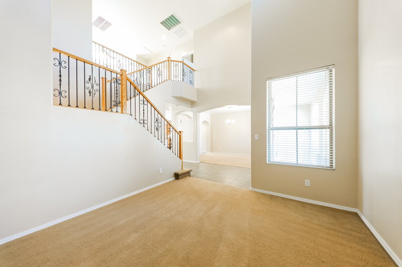 2,940/Mo, 27301 N 86th Ave Peoria, AZ 85383 Living Room View 2